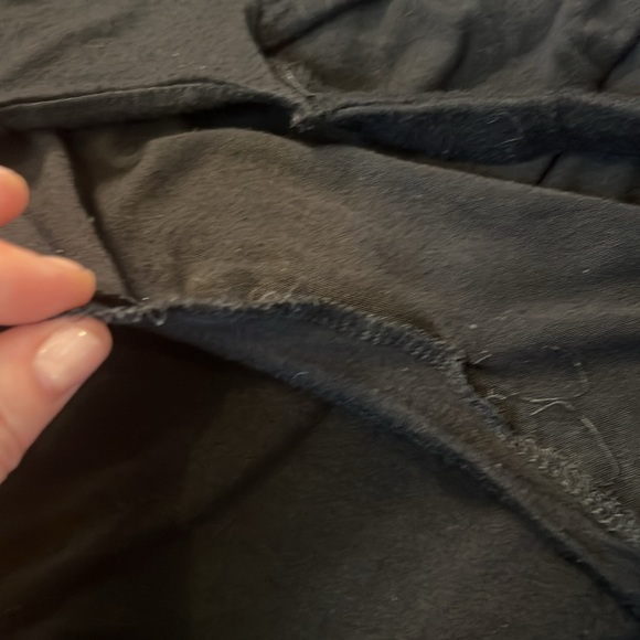 Adorable cowl-back top - Picture 4 of 4